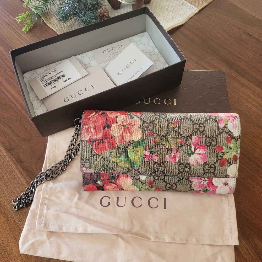 Gucci Bloom Monogram Wallet/Wristlet